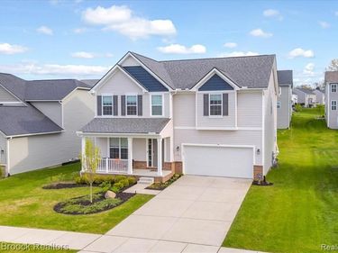 8401 Sharon Drive, White Lake Twp, MI 48386