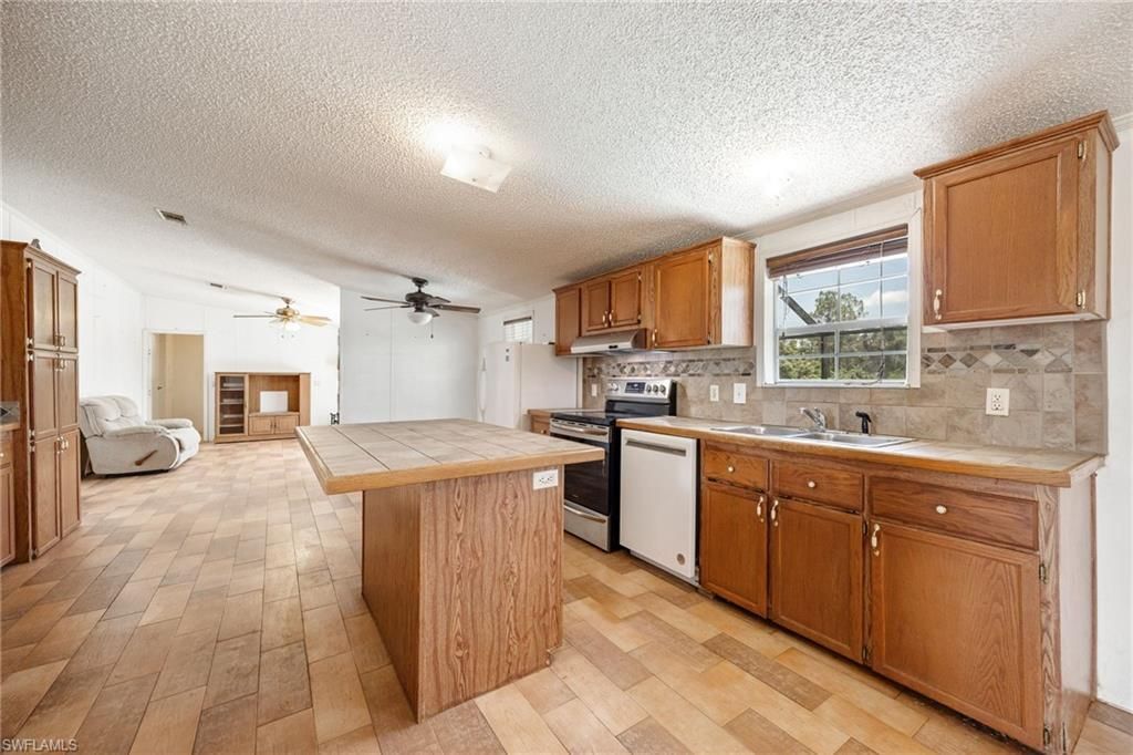 10550 Sharon Dr , North Fort Myers, FL 33917 Photo