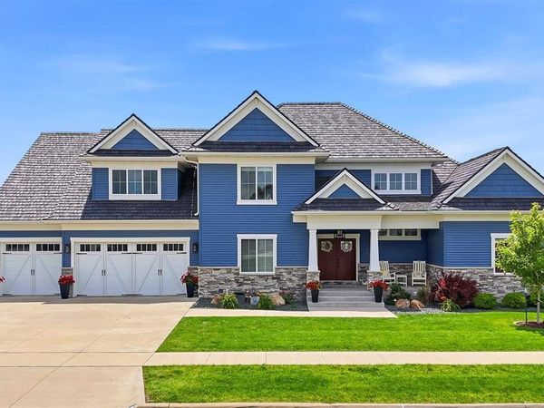 1515 Salm Dr, North Liberty, IA 52317