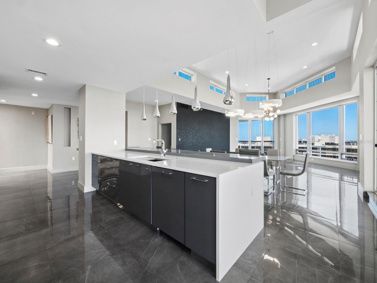 455 Longboat Club Road, Unit PH8, Longboat Key, FL 34228 Photo