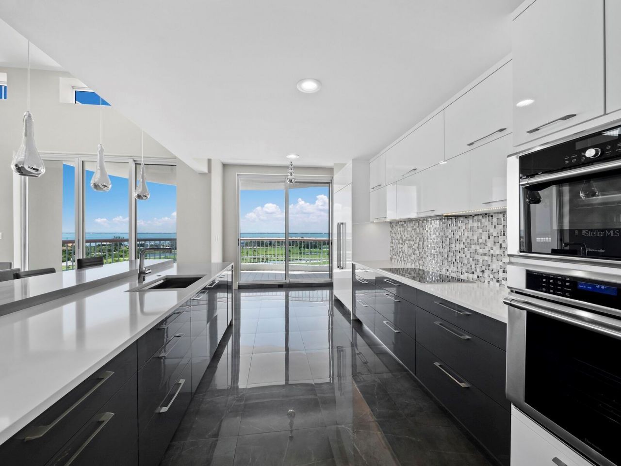 455 Longboat Club Road, Unit PH8, Longboat Key, FL 34228 Photo