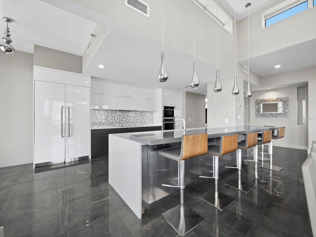 455 Longboat Club Road, Unit PH8, Longboat Key, FL 34228 Photo