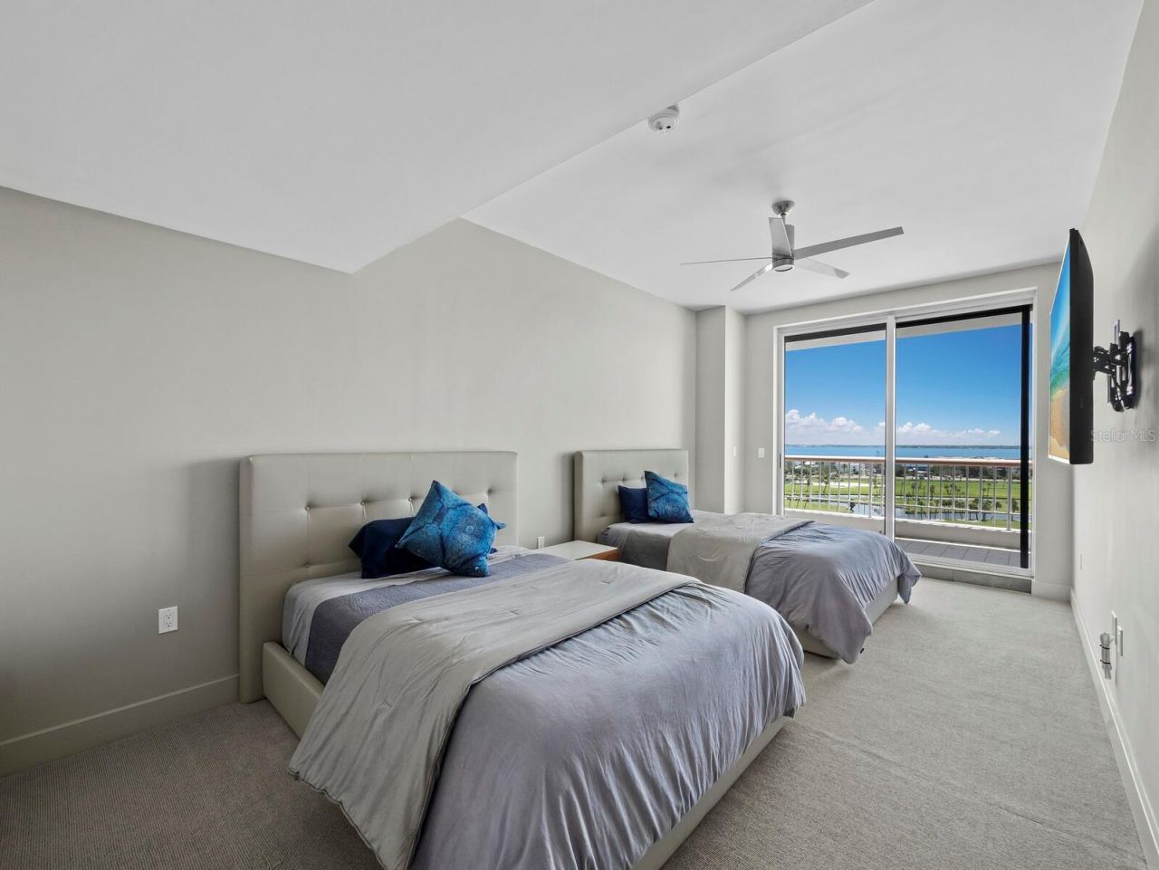 455 Longboat Club Road, Unit PH8, Longboat Key, FL 34228 Photo