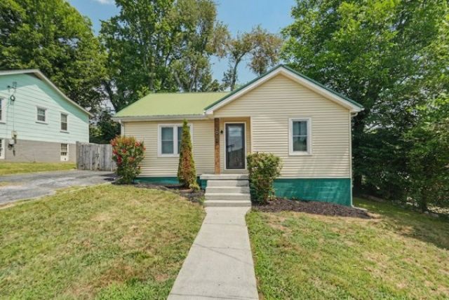 401 College Ave E, Carthage, TN 37030 Main Photo