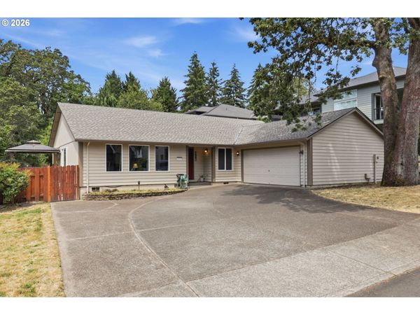 5880 BIRD SONG WAY, Gladstone, OR 97027
