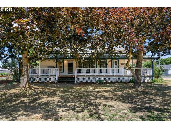 90 E B ST, Halsey, OR 97348