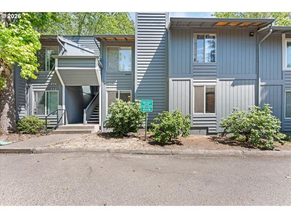 650 SW MEADOW DR, Unit 117, Beaverton, OR 97006