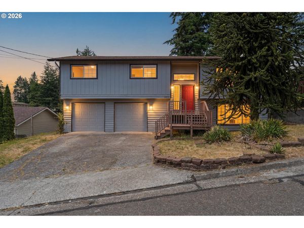 2230 OAK ST, North Bend, OR 97459