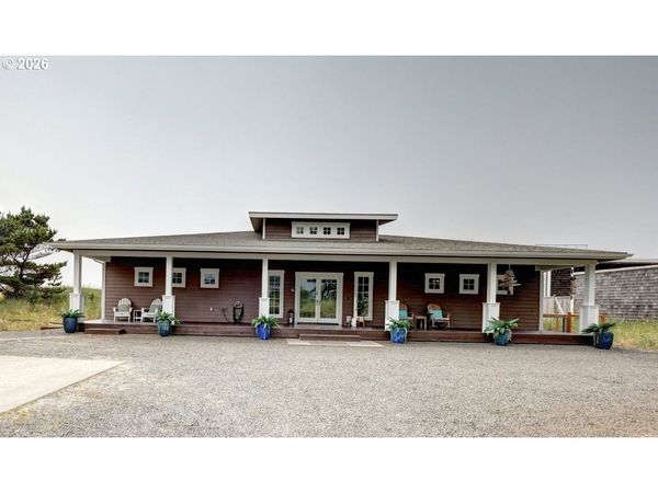 90022 OCEAN DR, Warrenton, OR 97146