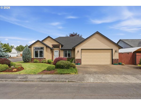 276 SE 8TH AVE, Canby, OR 97013