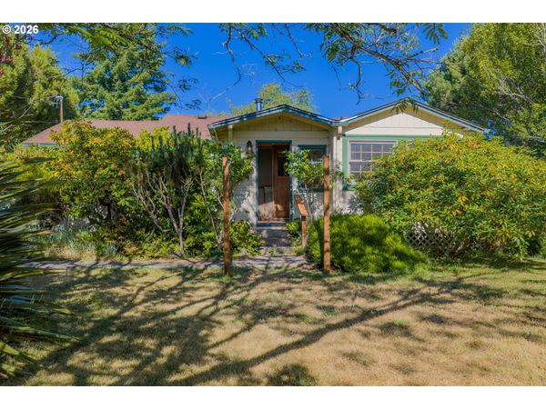 635 25TH ST, Myrtle Point, OR 97458