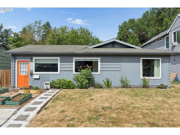 9805 N CLARENDON AVE, Portland, OR 97203