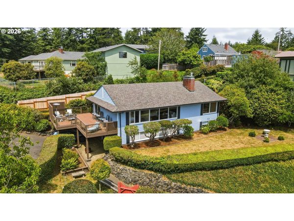 1037 N 10TH ST, Coos Bay, OR 97420