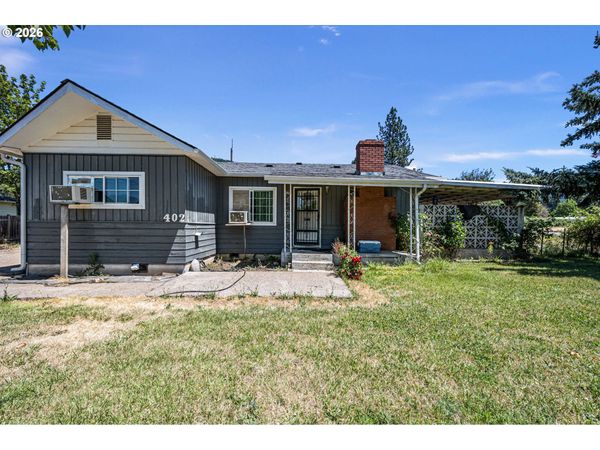 402 N D ST, Lowell, OR 97452