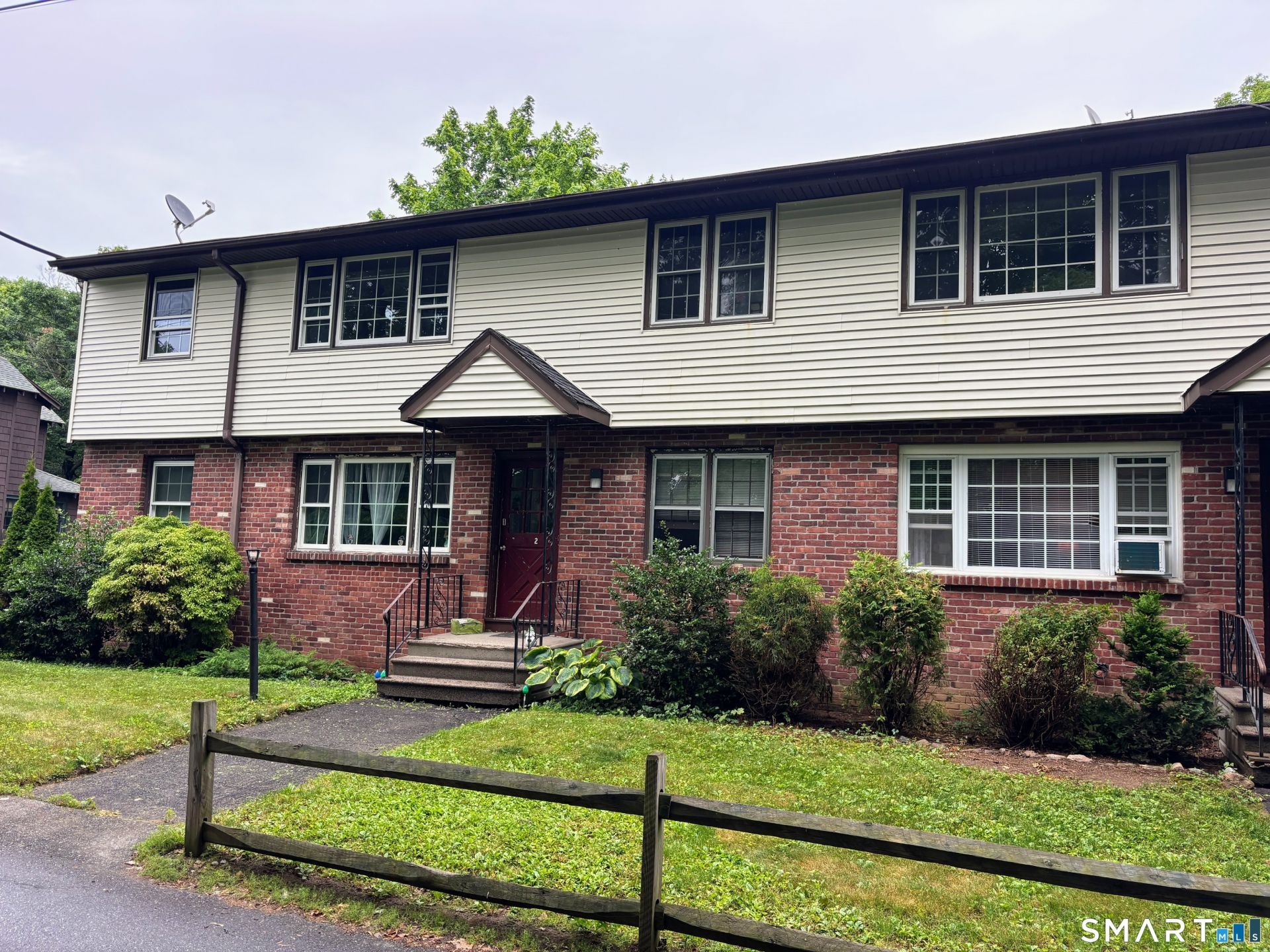 8 Canterbury, Unit 2, Clinton, CT 06413 Main Photo
