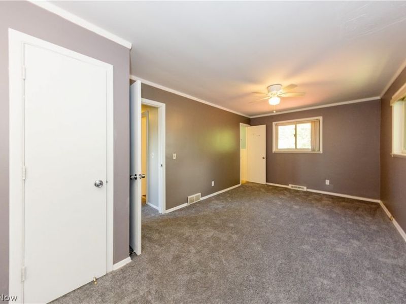 4685 Birchwood Road, Garfield Heights, OH 44125 Photo 17