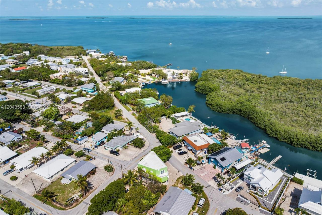 19 Park Drive , Key Largo, FL 33037 Photo