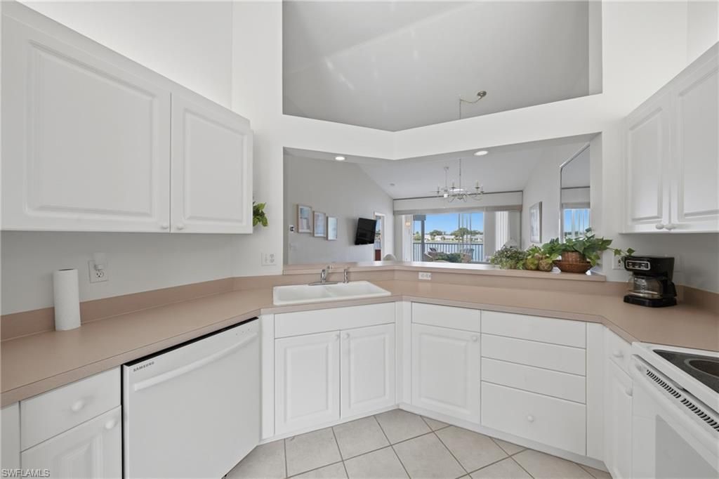 3320 W Crown Pointe Blvd, Unit 201, Naples, FL 34112 Photo
