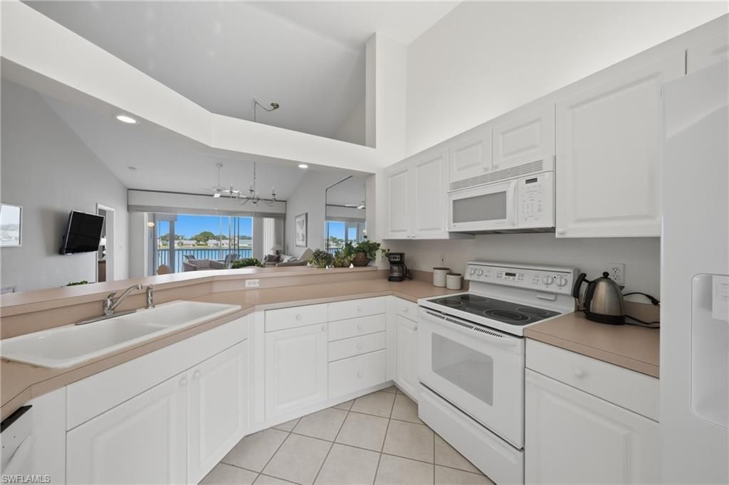 3320 W Crown Pointe Blvd, Unit 201, Naples, FL 34112 Photo