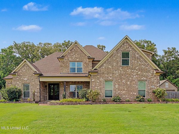 4592 Bakersfield Drive, Nesbit, MS 38651