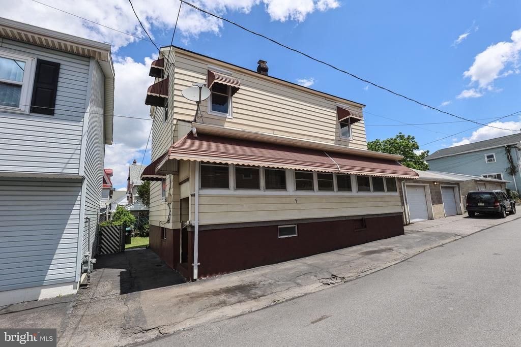 9 HEMLOCK STREET , WEST HAZLETON, PA 18202