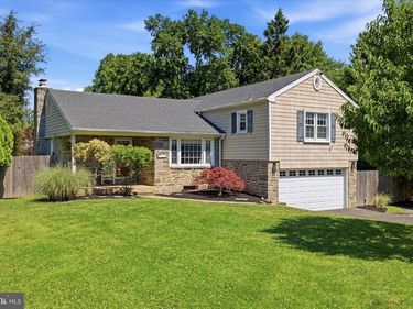923 SUNSET DRIVE, BLUE BELL, PA 19422
