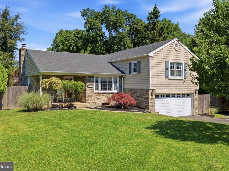 923 Sunset Drive, Blue Bell, PA 19422 Main Photo