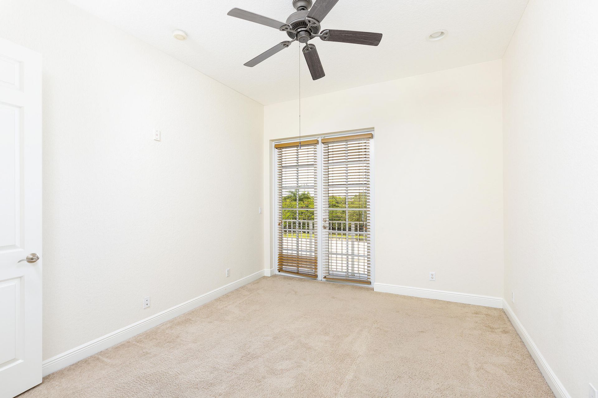 6807 Lakeside Circle N, Unit 102-1, Davie, FL 33314 Photo