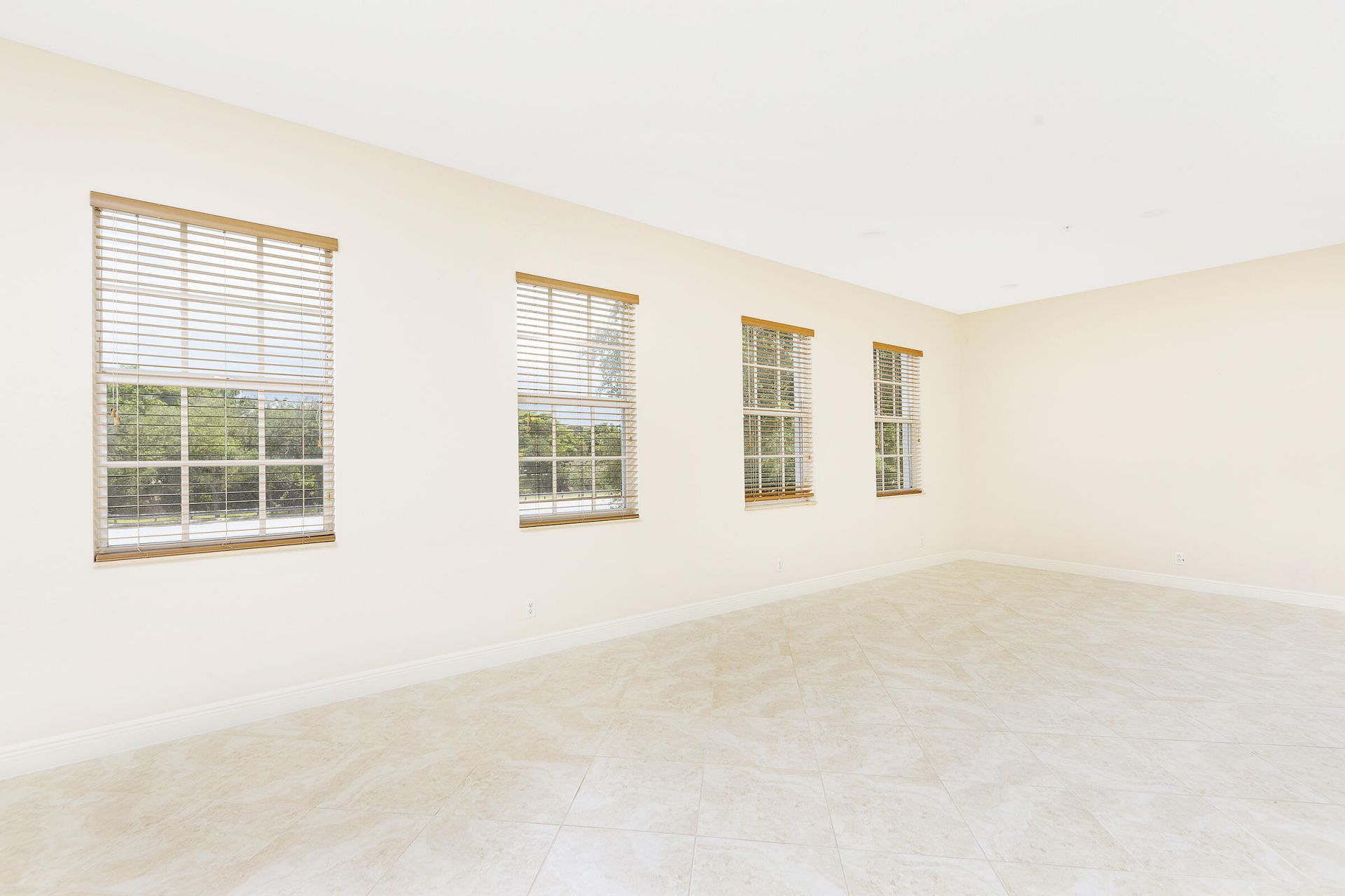 6807 Lakeside Circle N, Unit 102-1, Davie, FL 33314 Photo