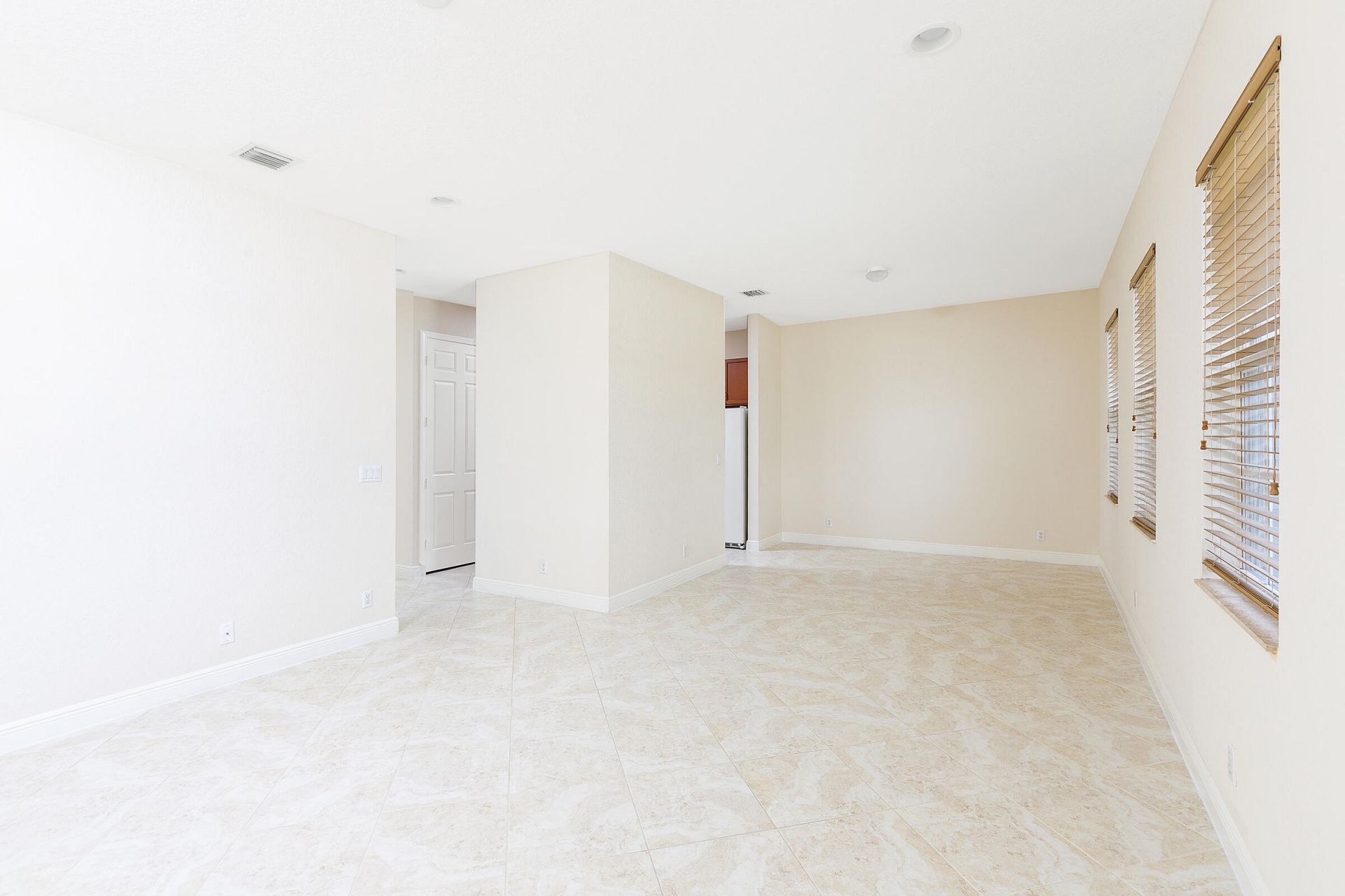 6807 Lakeside Circle N, Unit 102-1, Davie, FL 33314 Photo