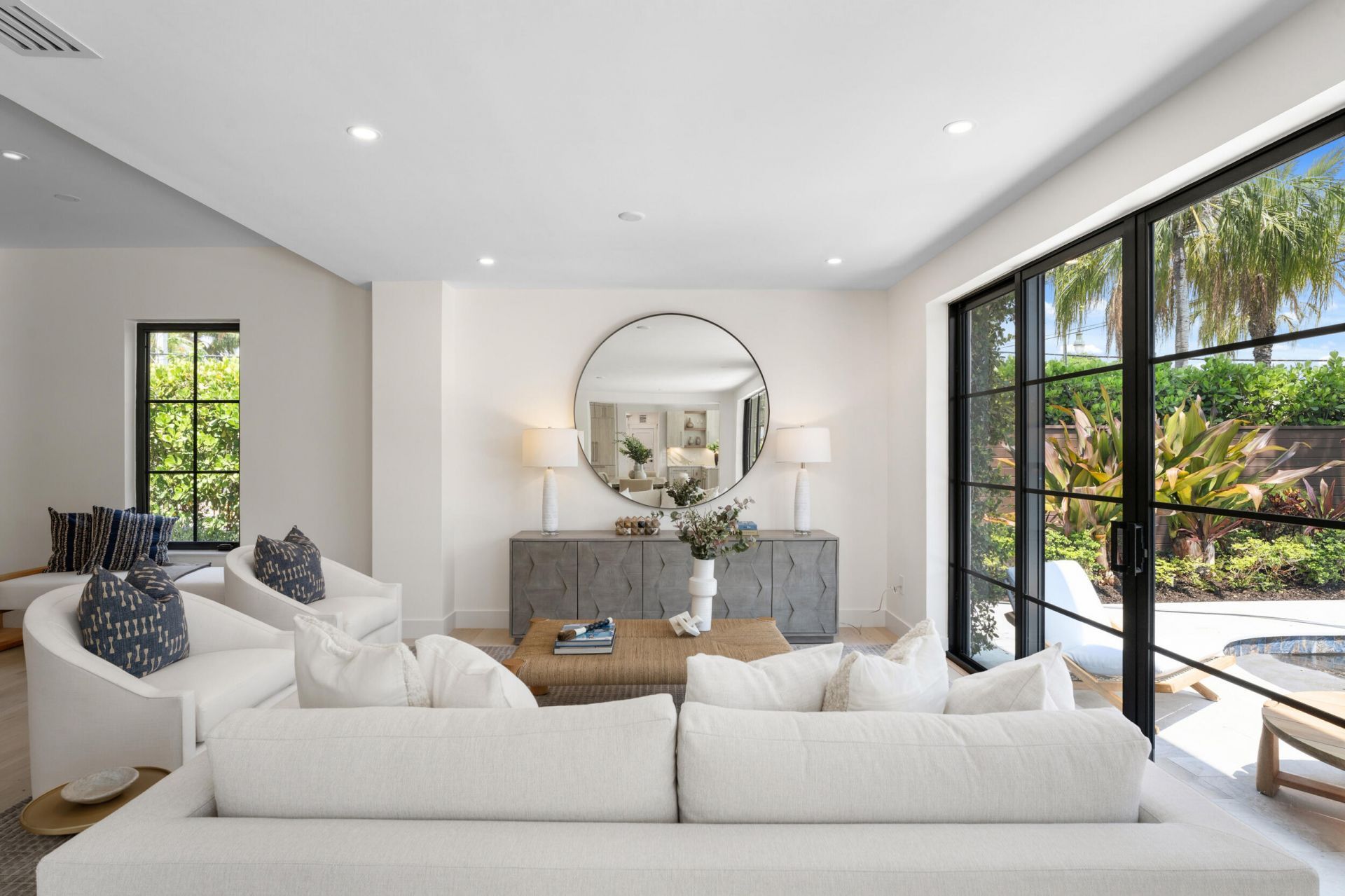257 E Lakewood Road, West Palm Beach, FL 33405 Photo
