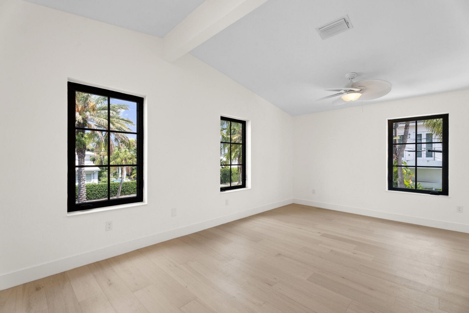 257 E Lakewood Road, West Palm Beach, FL 33405 Photo