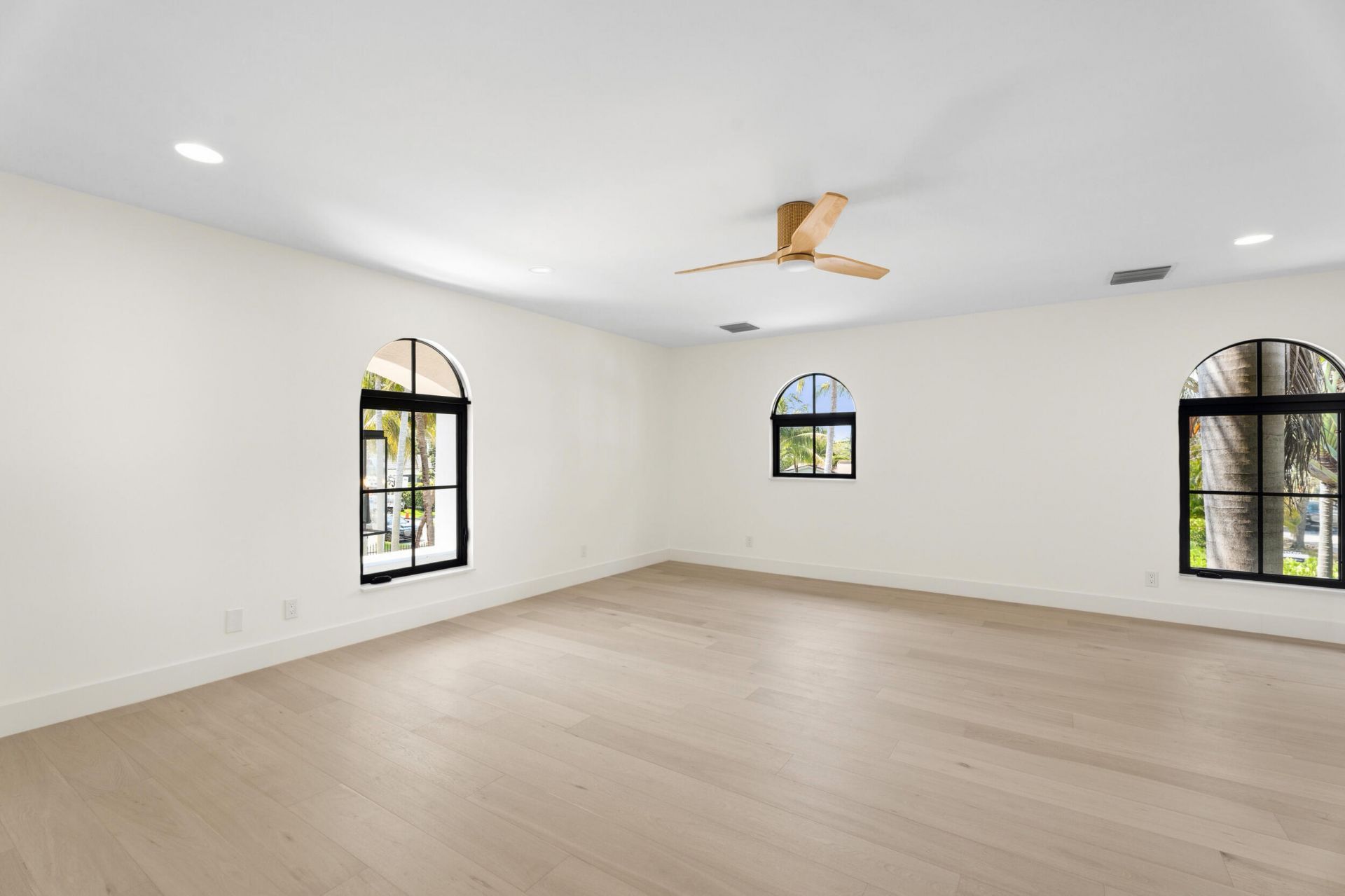 257 E Lakewood Road, West Palm Beach, FL 33405 Photo