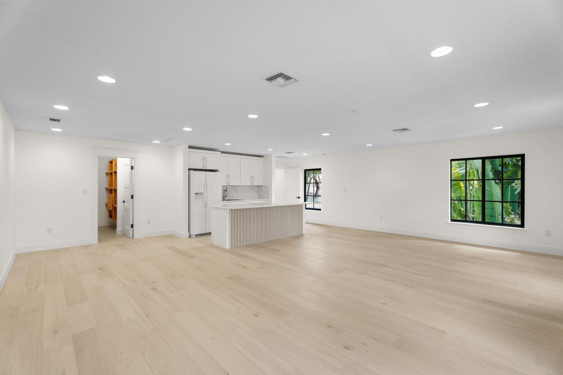 257 E Lakewood Road, West Palm Beach, FL 33405 Photo