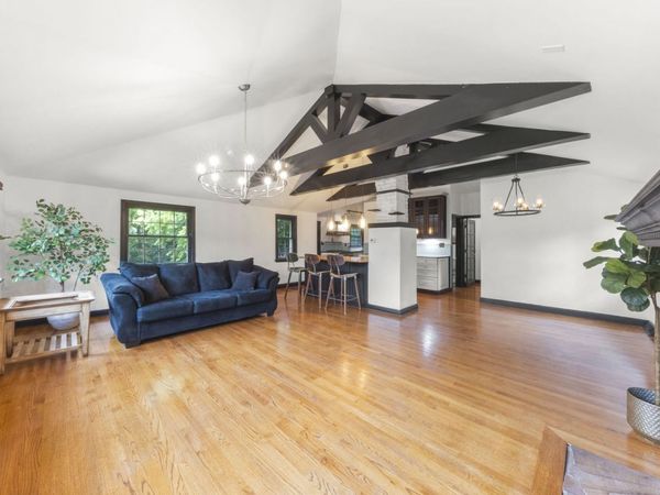 828 E 14th Street , Lombard, IL 60148