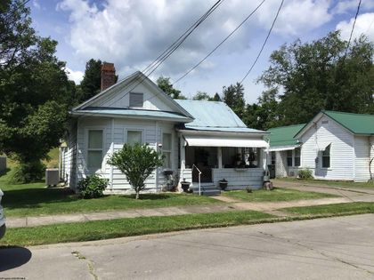 19 Pinnell Street Buckhannon, WV 26201