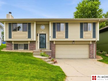 8717 S 139 Street, Omaha, NE 68138