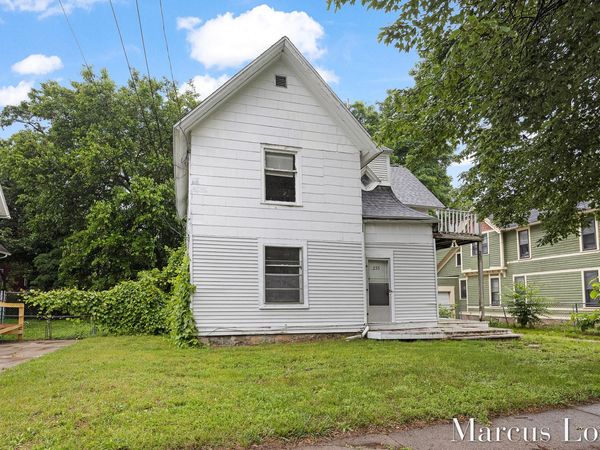 233 Hollister Avenue SE, Grand Rapids, MI 49506