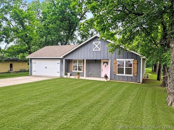 404 E Cottonwood Avenue , Fort Gibson, OK 74434