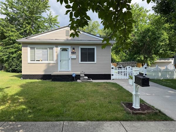 26202 Southwestern Highway , Redford Twp, MI 48239