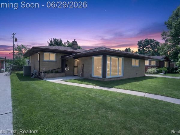 14242 Foch Street , Livonia, MI 48154