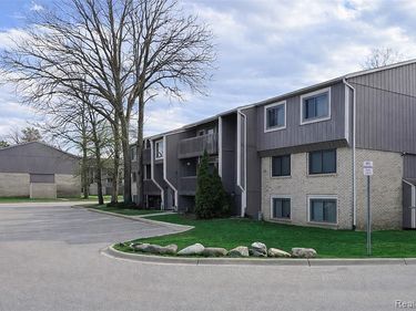 29860 W 12 Mile Road, Farmington Hills, MI 48334