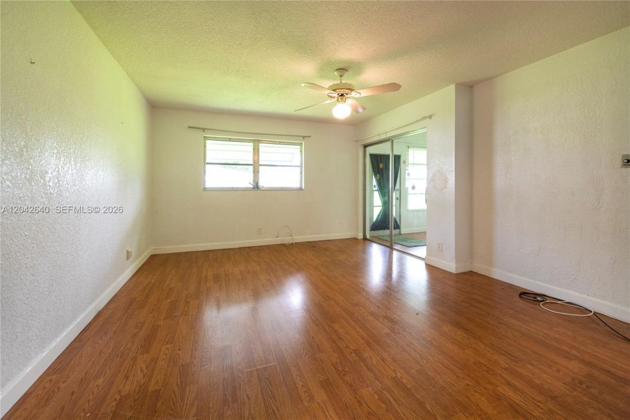 8555 NW 10th St, Unit B106, Plantation, FL 33322 Photo