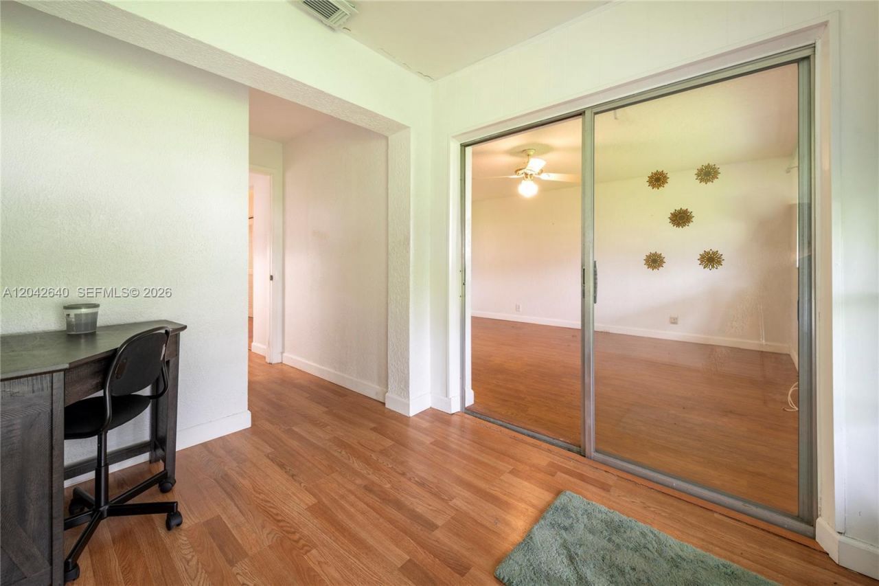8555 NW 10th St, Unit B106, Plantation, FL 33322 Photo