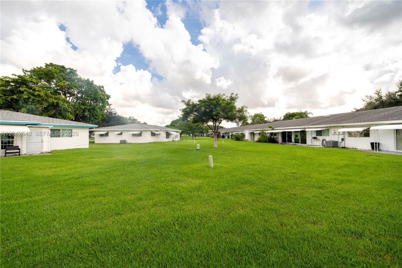 8555 NW 10th St, Unit B106, Plantation, FL 33322 Photo