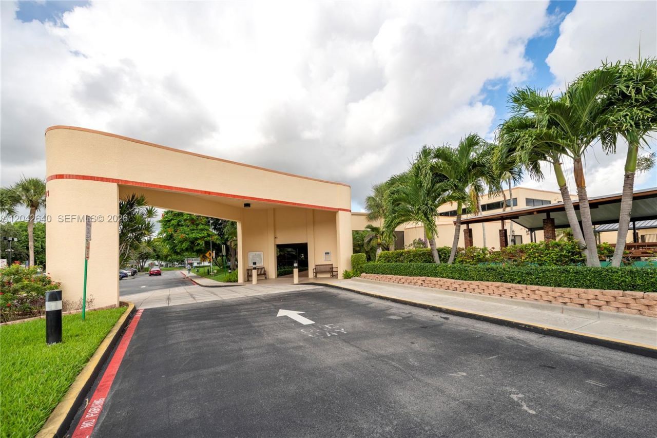 8555 NW 10th St, Unit B106, Plantation, FL 33322 Photo