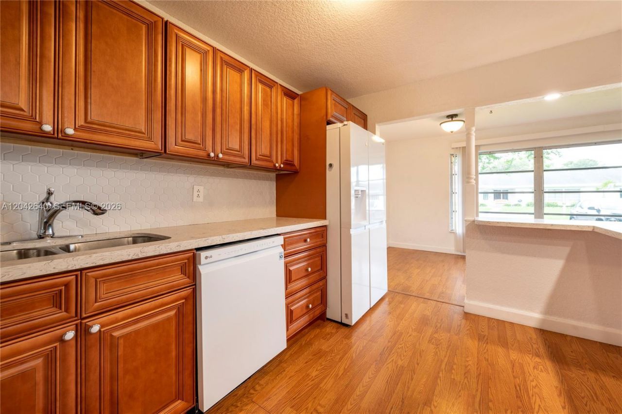 8555 NW 10th St, Unit B106, Plantation, FL 33322 Photo