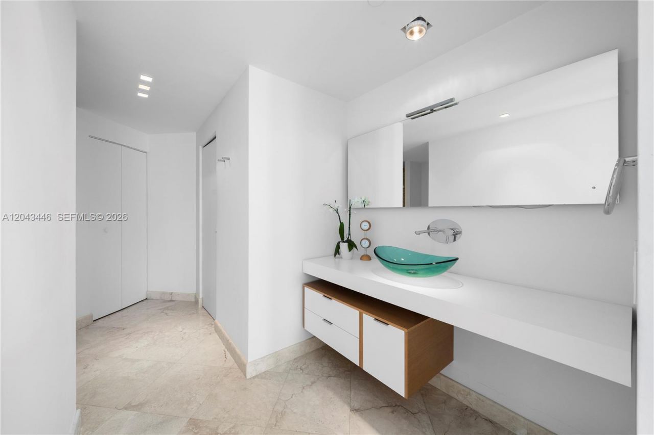 4779 Collins Ave , Unit 2601/02, Miami Beach, FL 33140 Photo