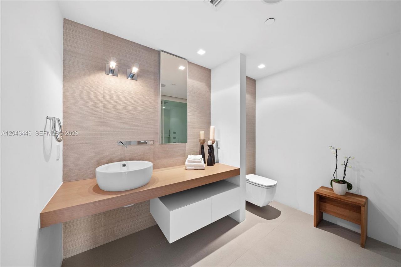 4779 Collins Ave , Unit 2601/02, Miami Beach, FL 33140 Photo