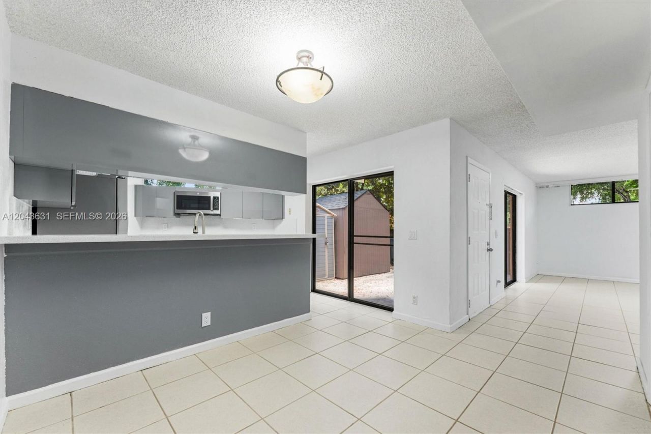 8111 Severn Dr , Unit D, Boca Raton, FL 33433 Photo